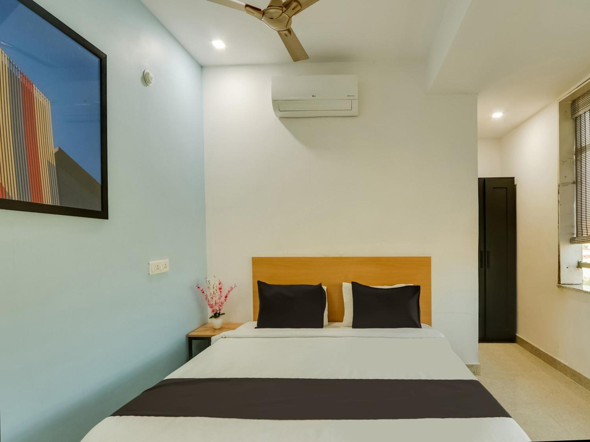 Super Townhouse Qualia Prime Hotel Near Nexus Mall Хайдарабад Экстерьер фото
